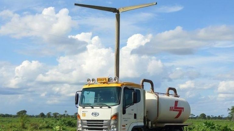 Vazamento de Combustível no Piauí: Caminhão-Tanque e Carreta Colidem em Lagoinha do Piauí.